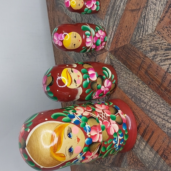 Beautiful Hand Painted Matryoshka Nesting Dolls - Picture 1 of 13